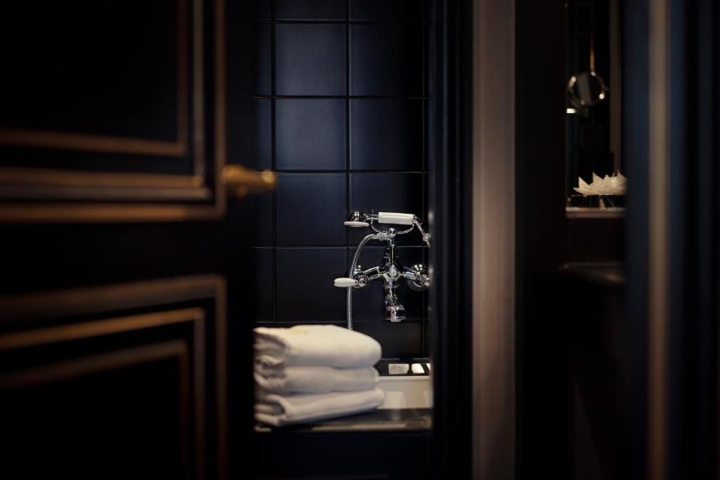 Junior Suite - Image 10