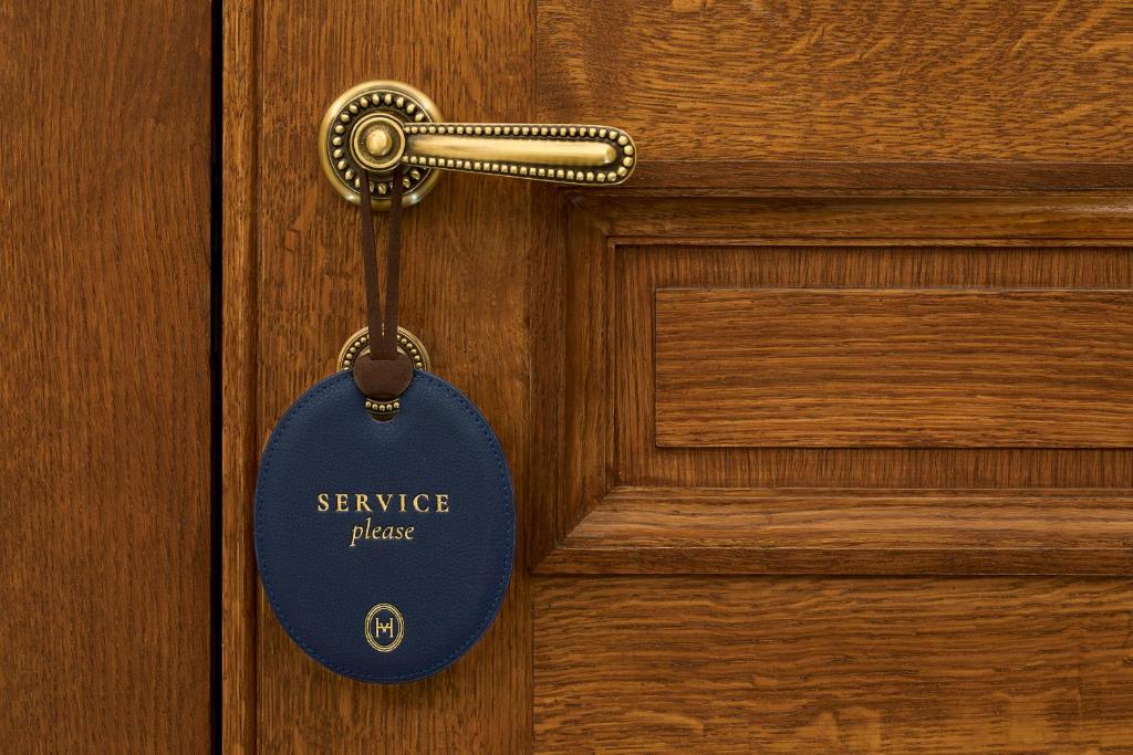 One-Bedroom Apartment with private access to Jacuzzi, Sauna and Hamman - Image 9