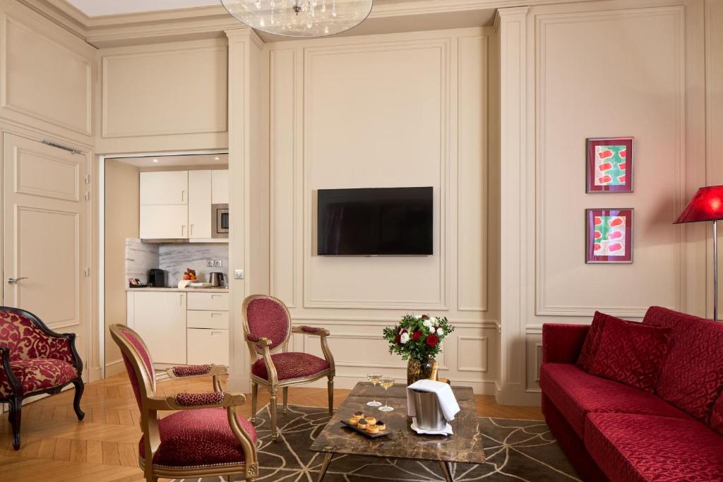 Deluxe Junior Suite - Image 10