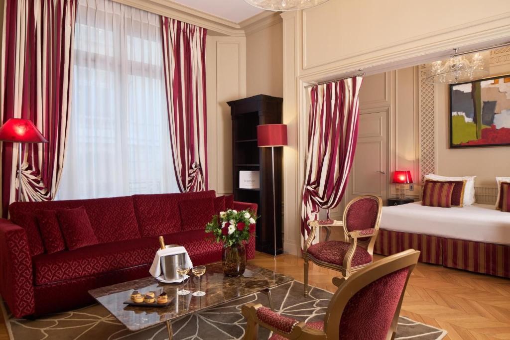 Deluxe Junior Suite - Image 11