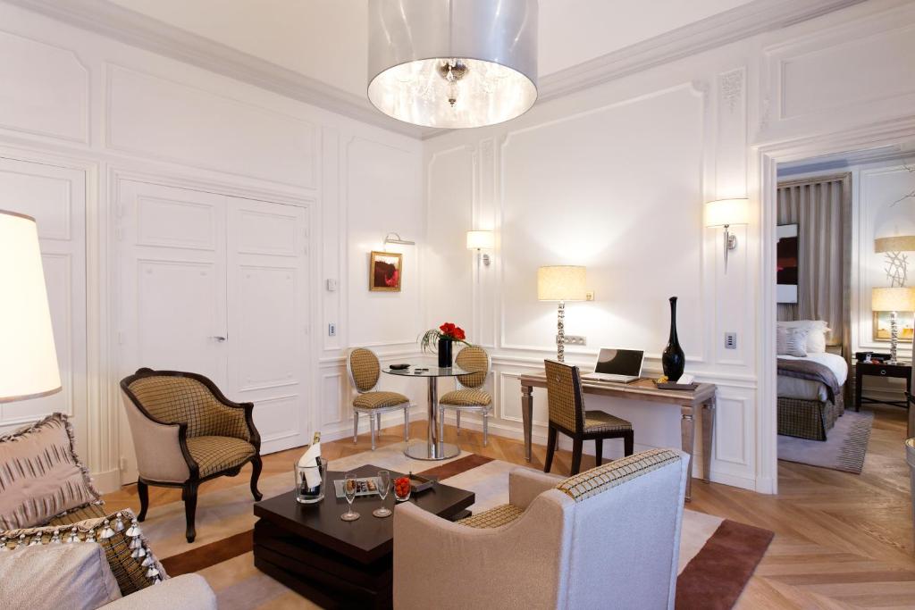 Deluxe Junior Suite - Image 6