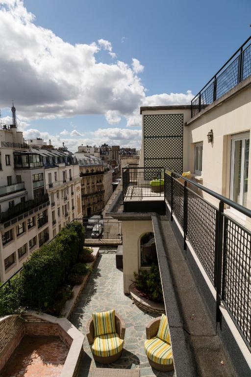 Eiffel Tower Terrace Suite - Image 1