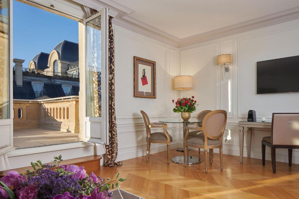 Suite with Terrace - Image 4