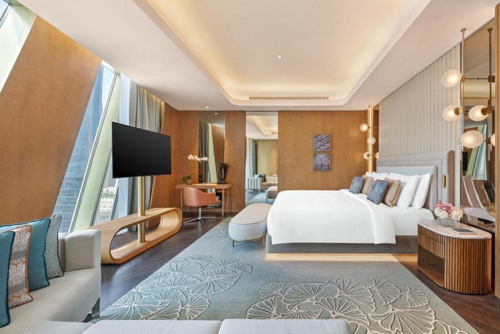 Mandarin Sea View King Room - Image 2