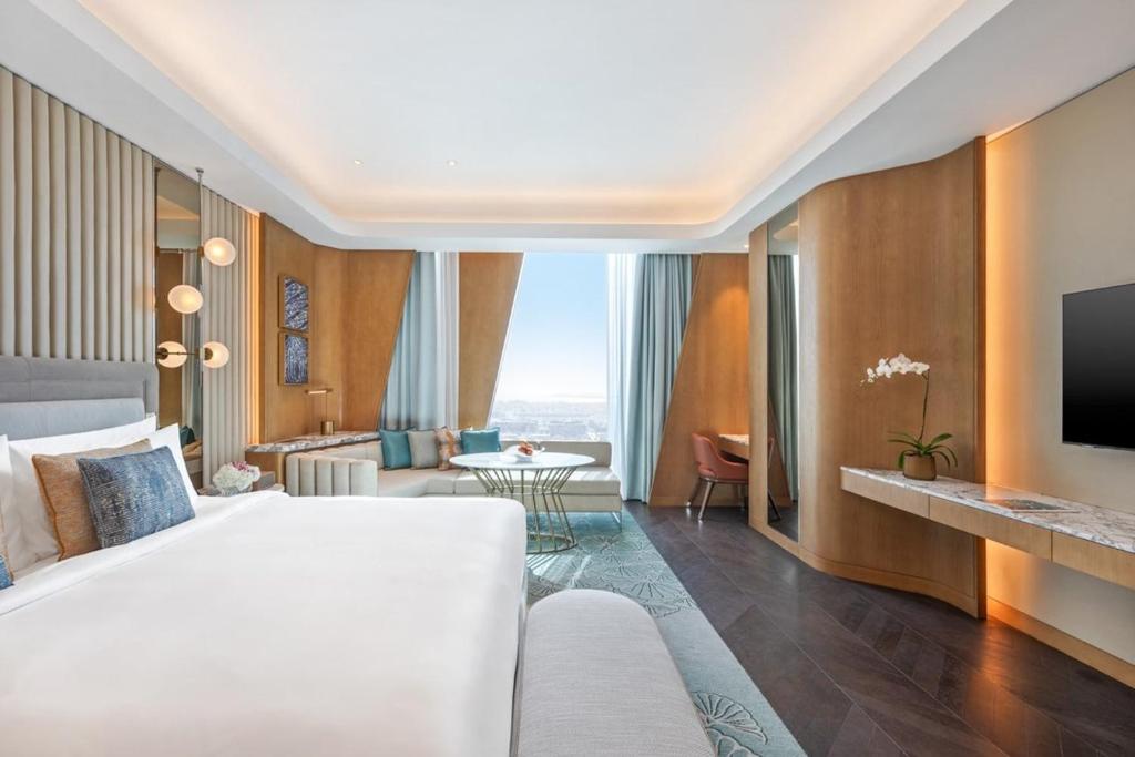 Premier Sea View King Room - Image 1