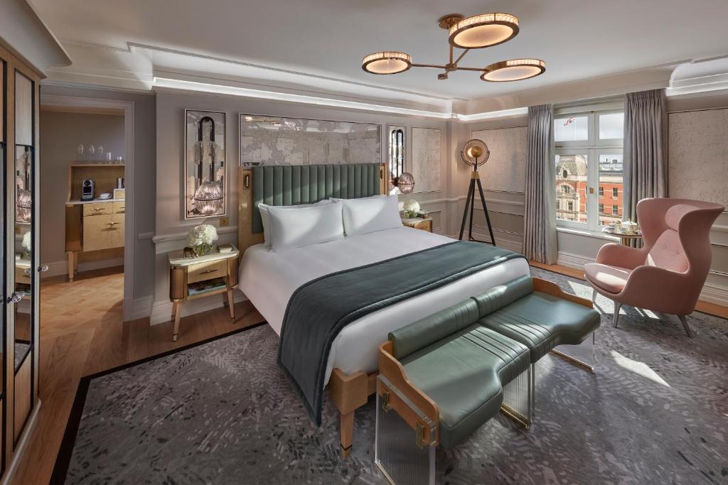 Deluxe Room - Image 2