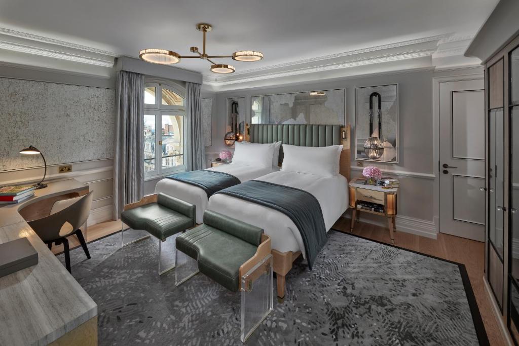 Deluxe Room - Image 3
