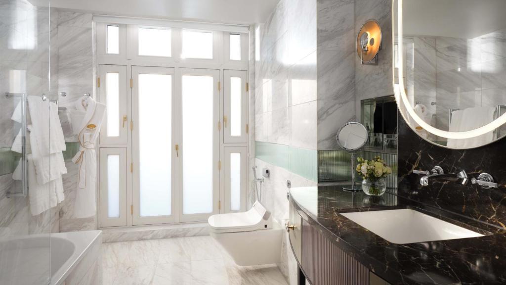 Hyde Park Junior Suite - Image 6