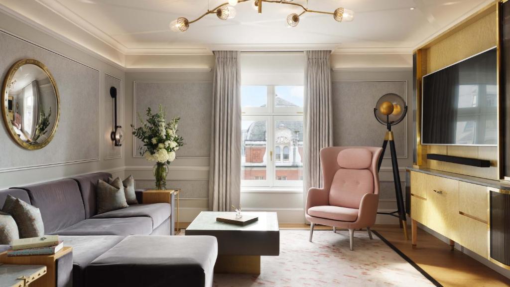 Knightsbridge Suite - Image 12
