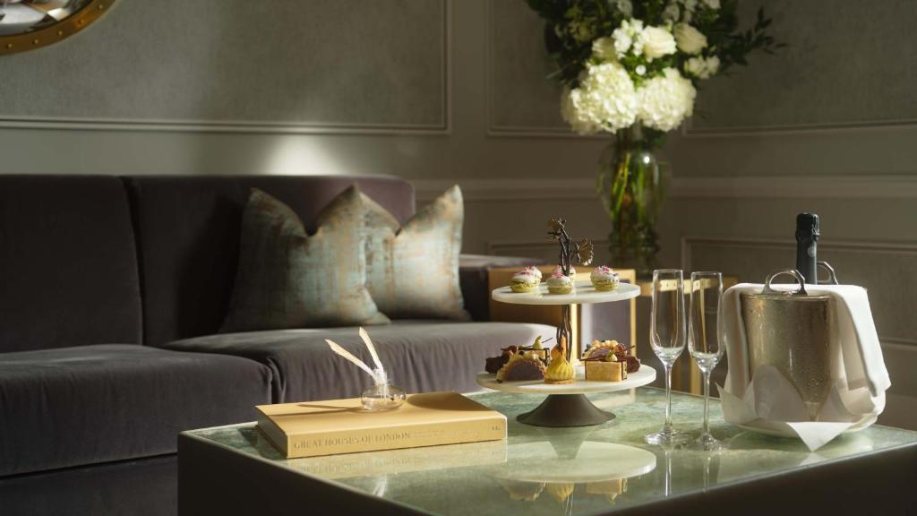 Knightsbridge Suite - Image 13