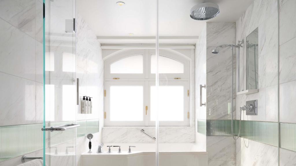 Knightsbridge Suite - Image 7