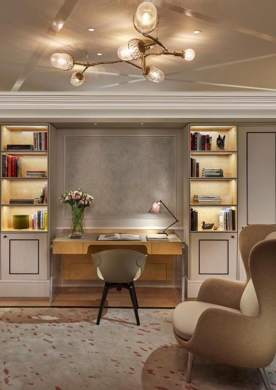 Mandarin Junior Suite King - Image 3