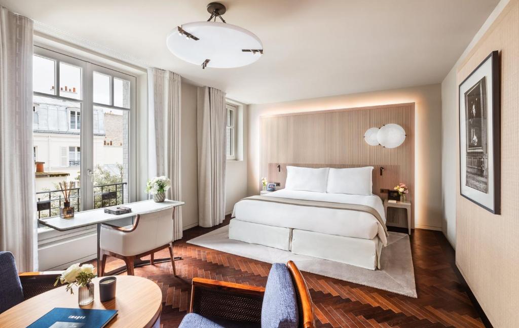 Deluxe Room - Image 1