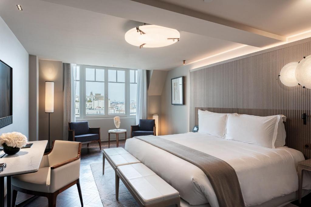 Deluxe Room - Image 4