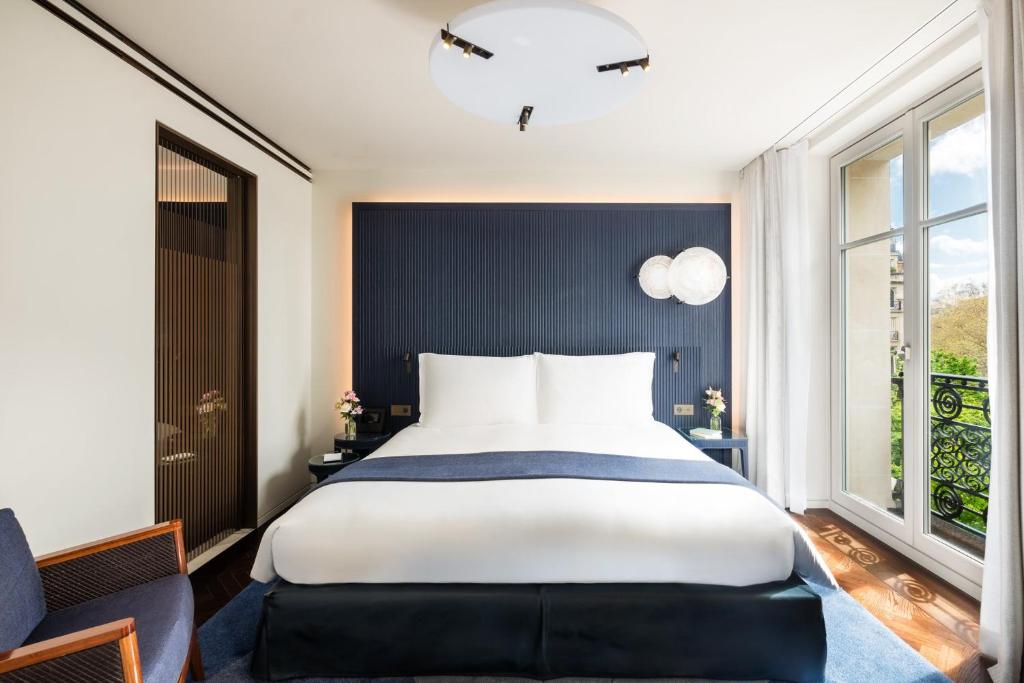 Deluxe Suite - Image 2