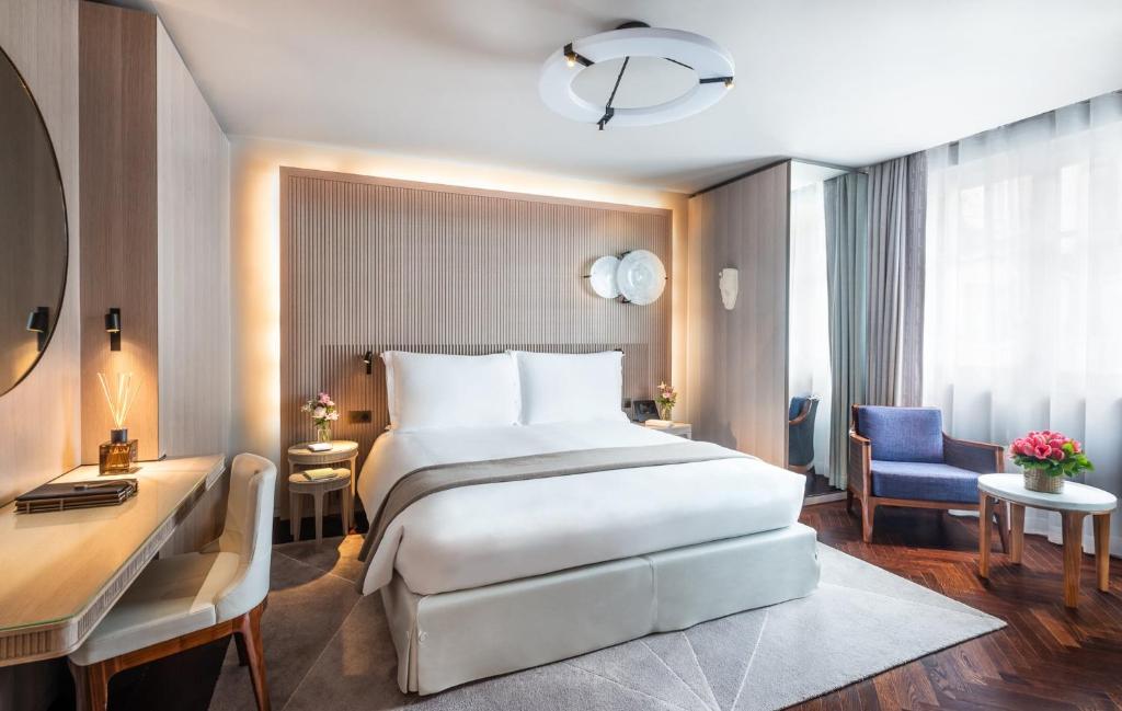 Grand Superior Room - Image 1