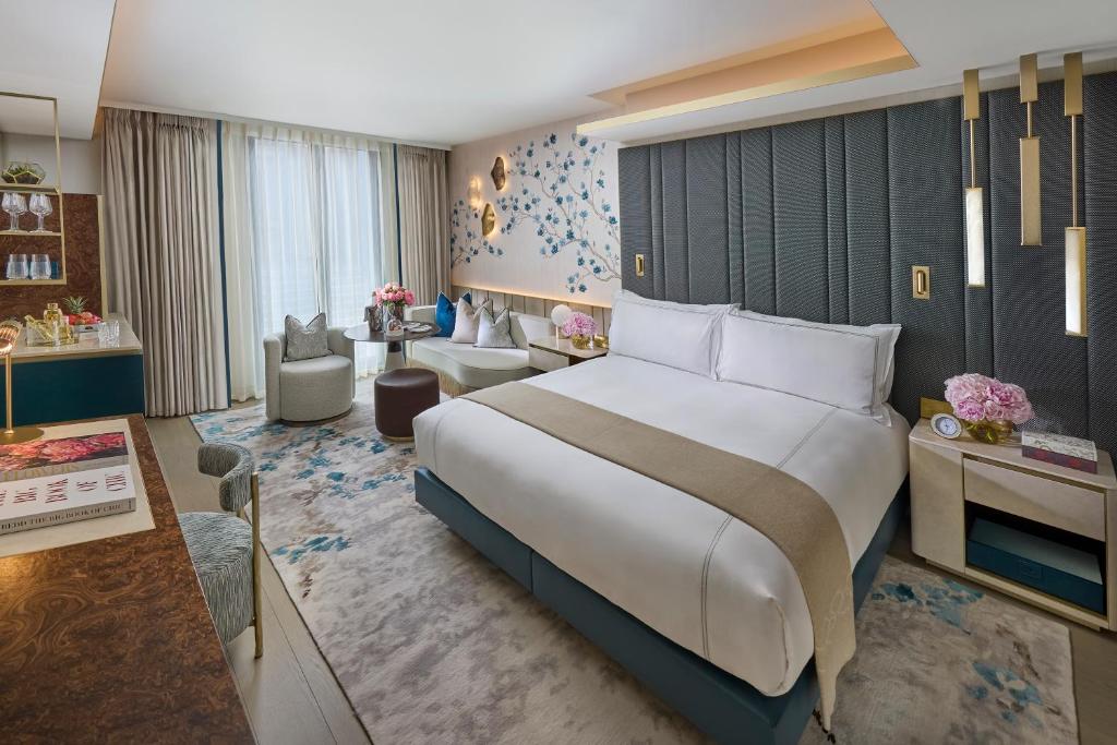 Deluxe Room King or Twin - Image 1