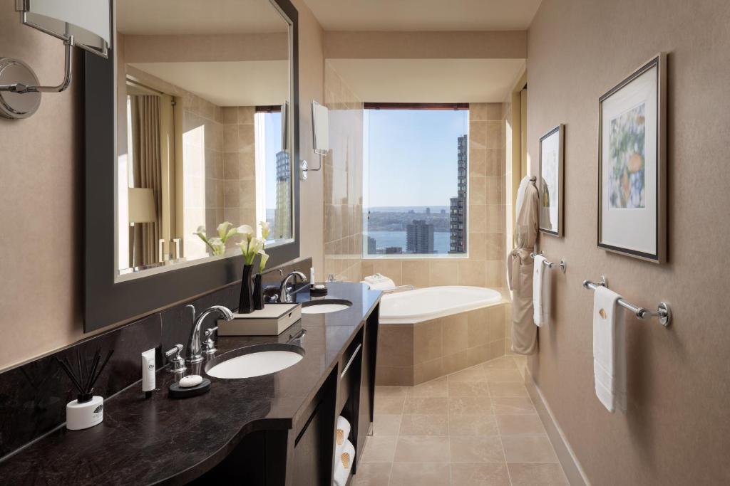 King Room with River View - Image 6
