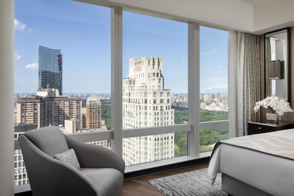 Suite with Hudson River View - Image 4