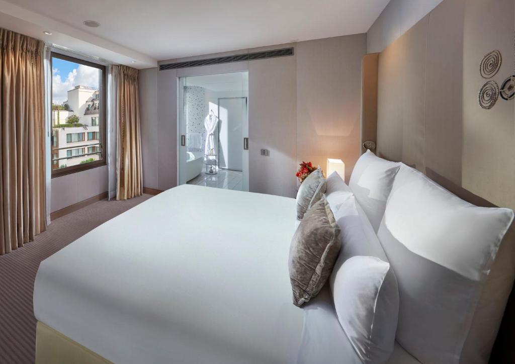 Couture Suite - Image 5