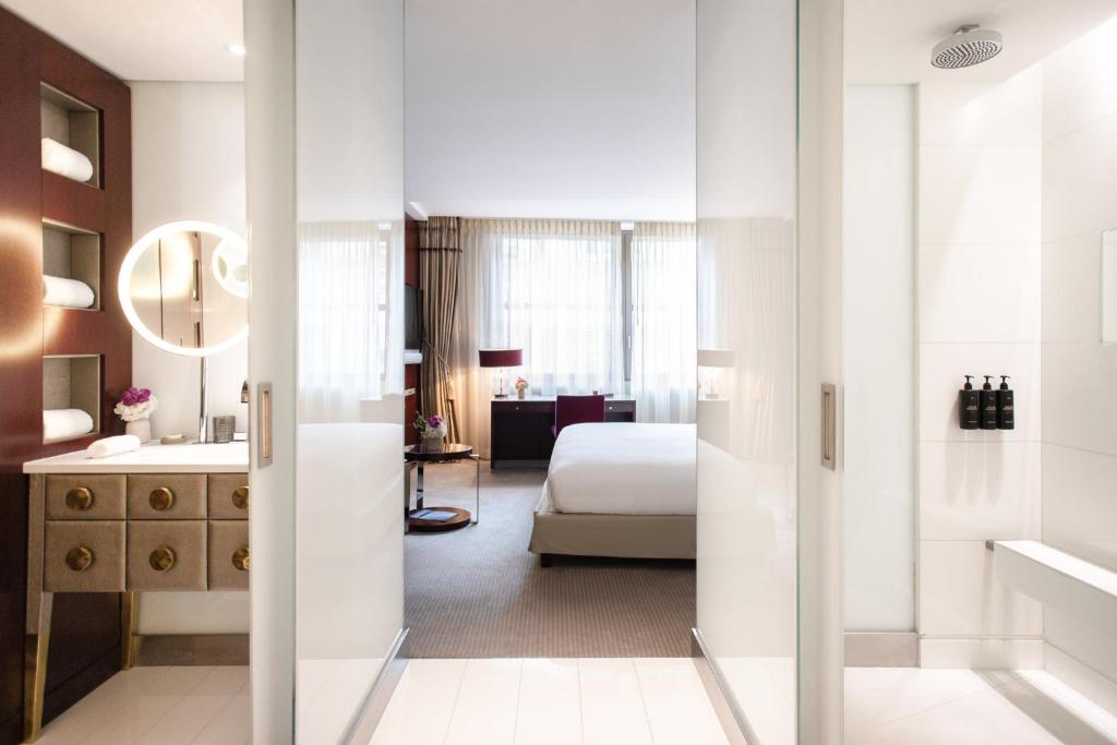 Superior Double Room - Image 1
