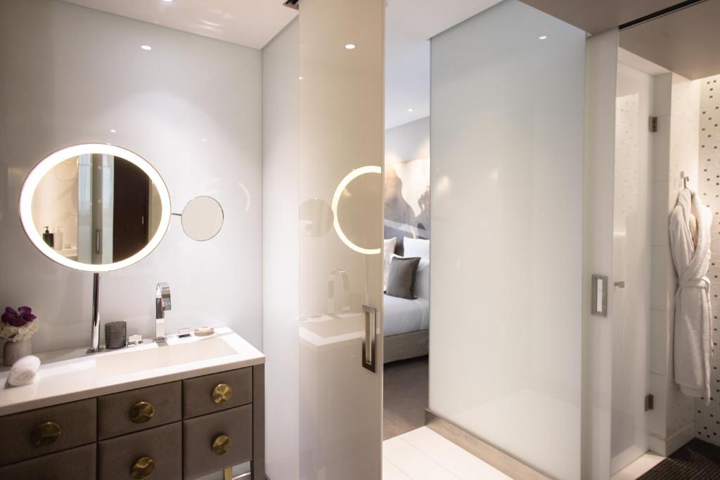 Superior Double Room - Image 3