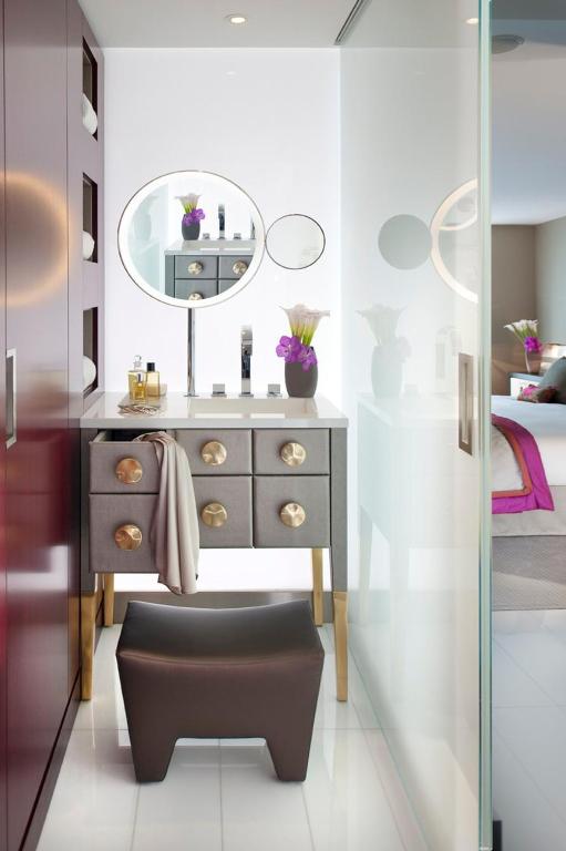 Superior Double Room - Image 4