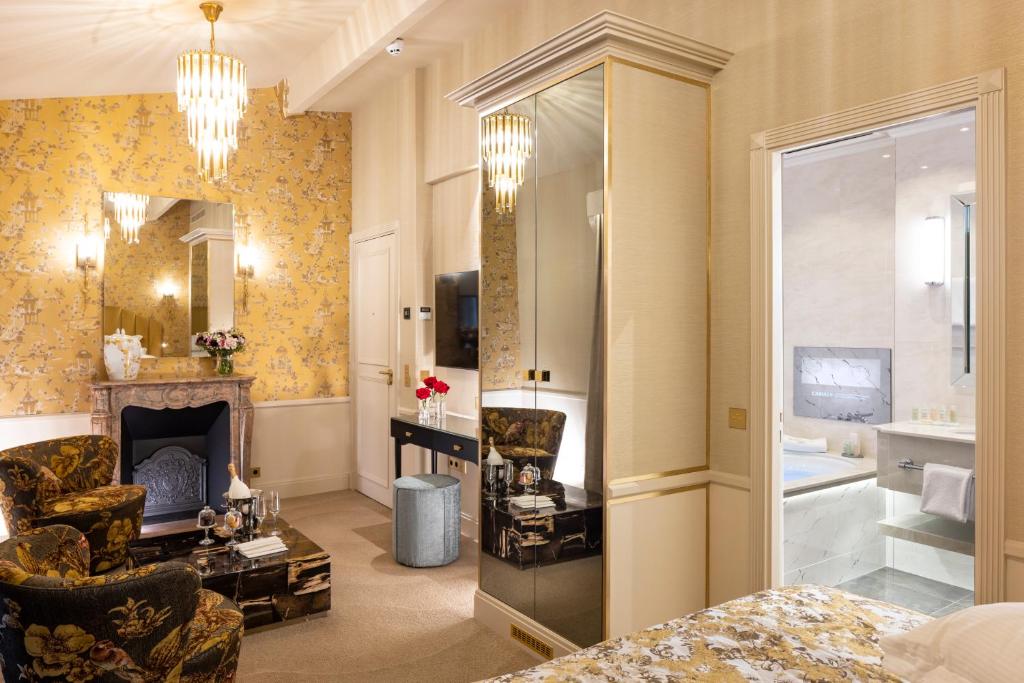 Junior Suite Top Floor - Image 5