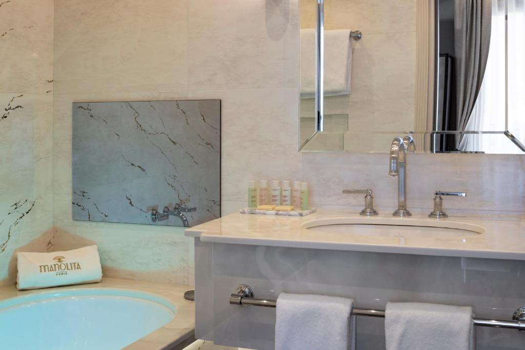 Junior Suite - Image 1