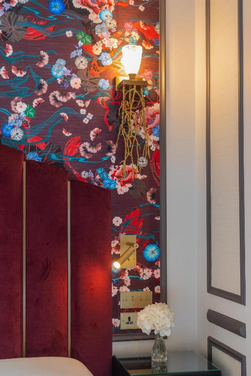 Premium Double Room with Balcony - Image 6