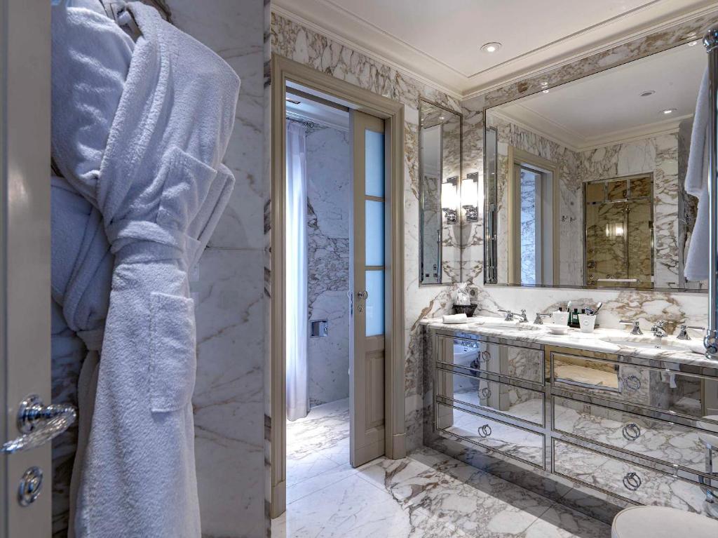 Superior Suite - Image 4