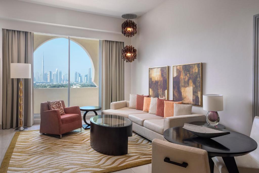 One Bedroom Apartment, Burj Khalifa and Skyline View - Image 6