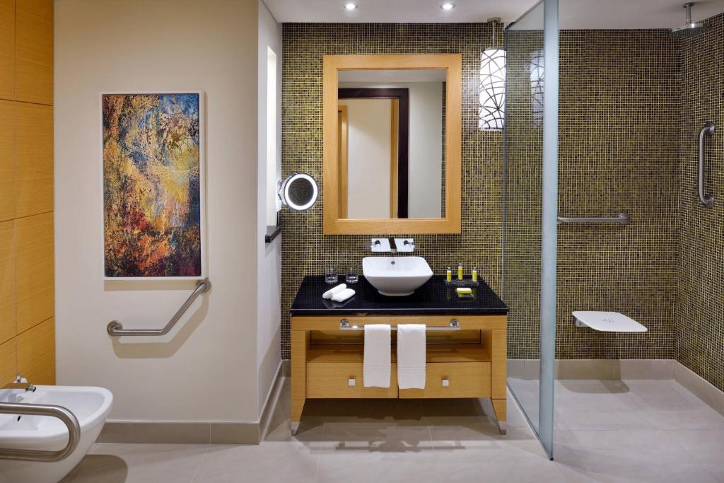 Deluxe Family Room - Image 1