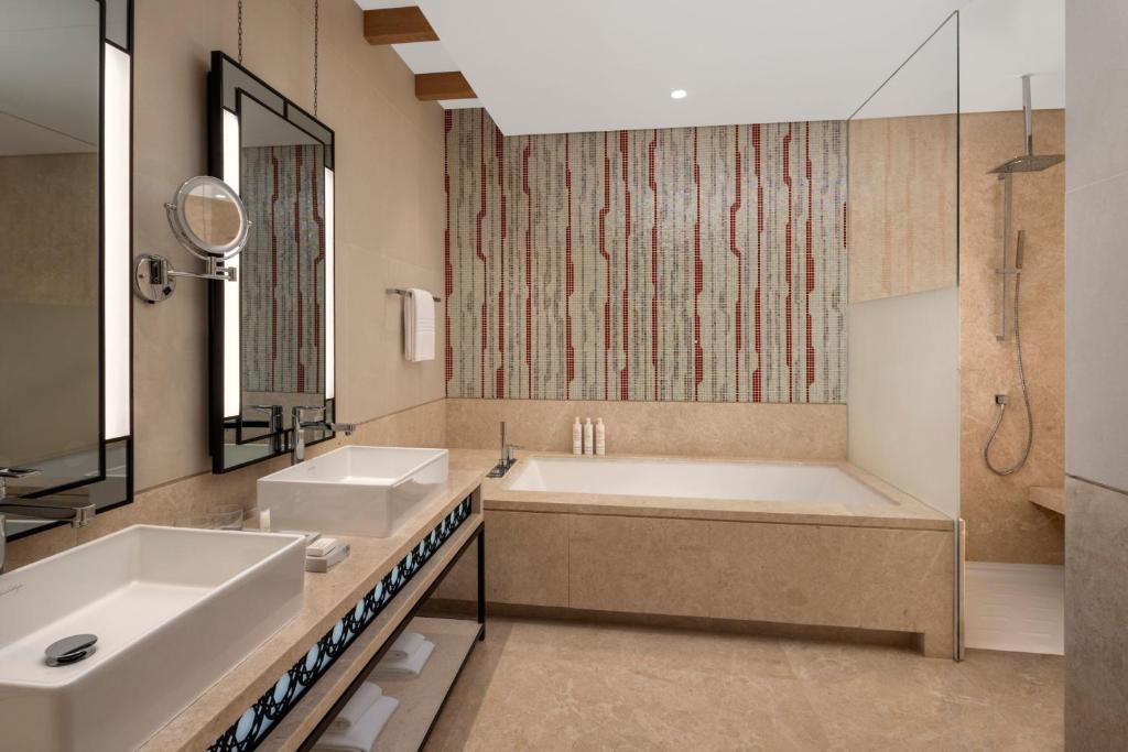Two-Bedroom Suite with Twin Beds - Image 6
