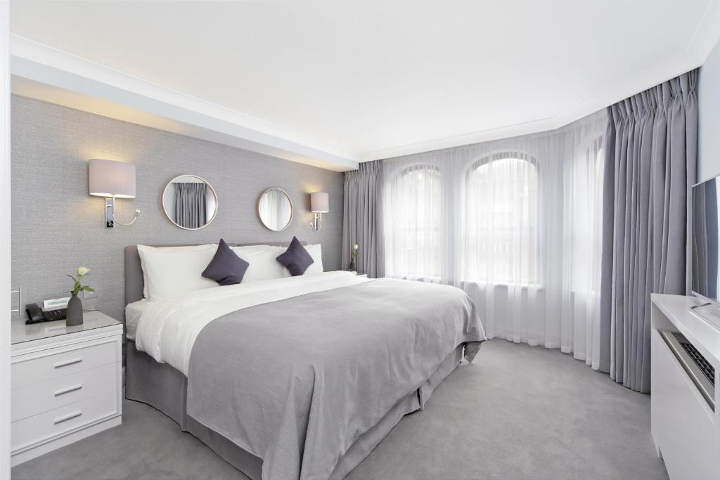Executive Two-Bedroom Apartment - Image 3