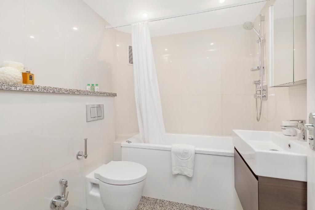Executive Two-Bedroom Apartment - Image 7
