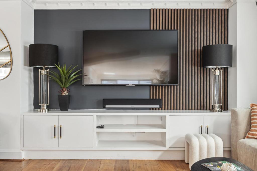 Penthouse Apartment - Image 14