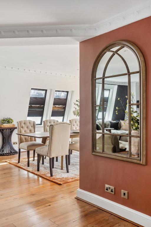Penthouse Apartment - Image 2