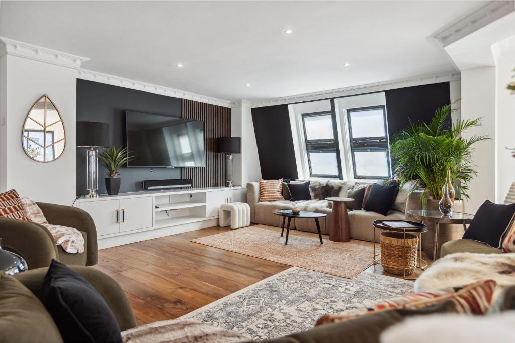 Penthouse Apartment - Image 20