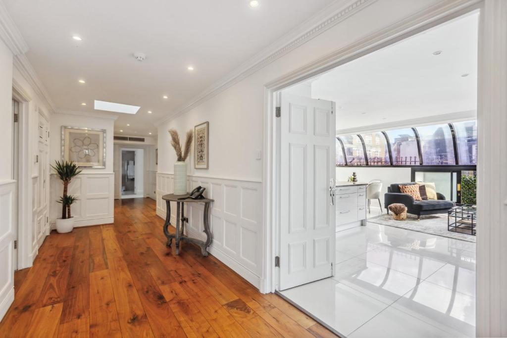 Penthouse Apartment - Image 9