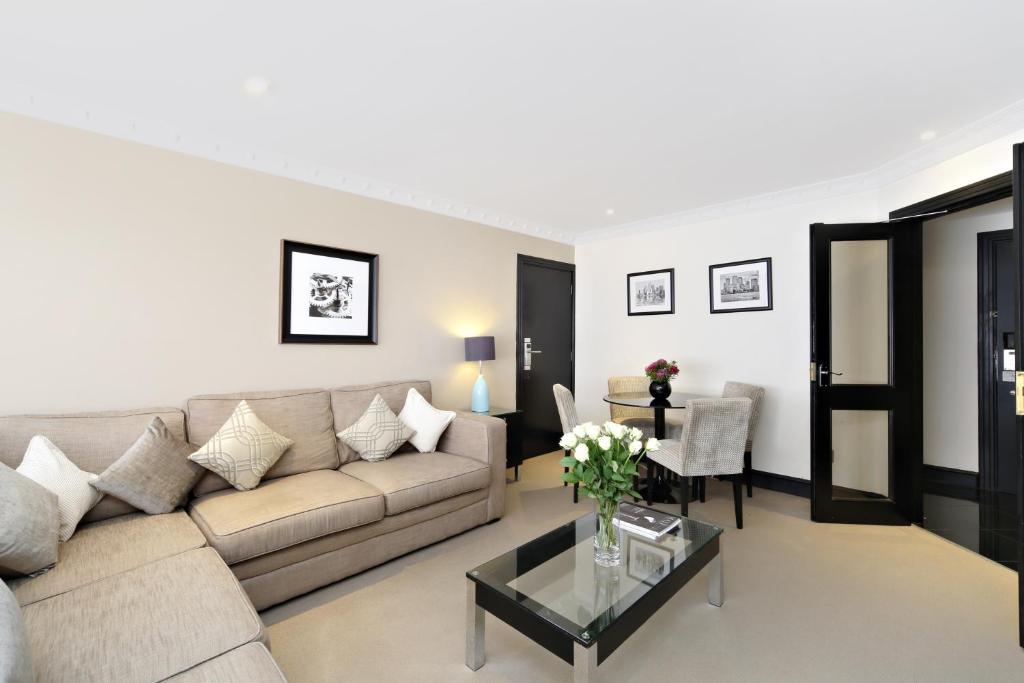 Superior One-Bedroom Apartment - Image 10