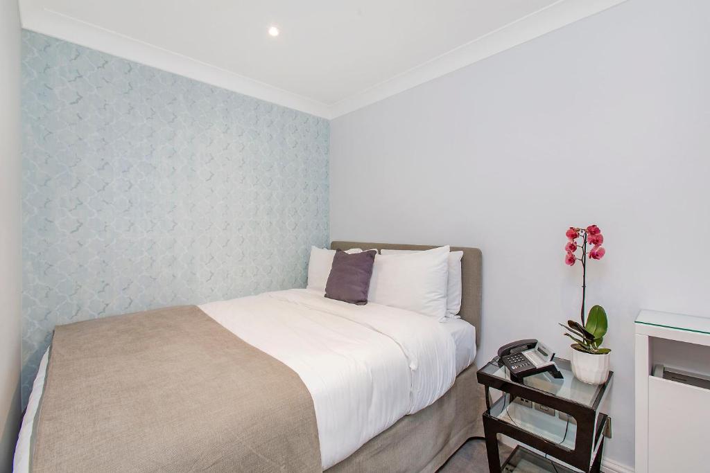 Superior Two-Bedroom Apartment - Image 7