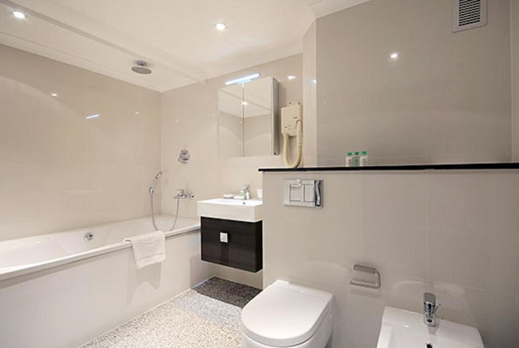 Three-Bedroom Apartment - Image 1