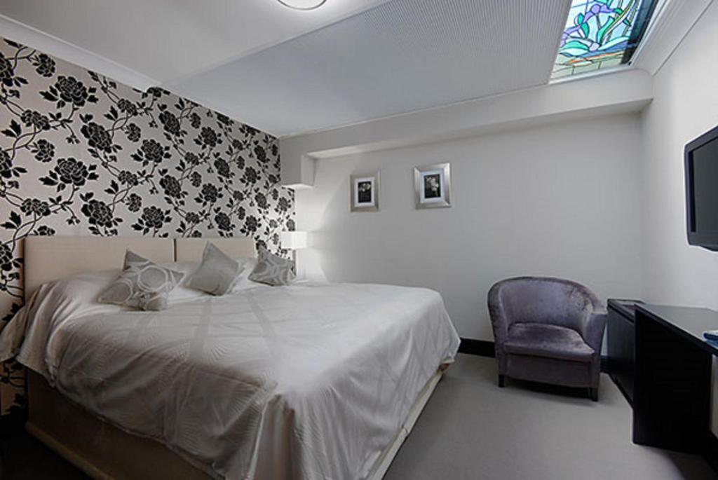 Three-Bedroom Apartment - Image 4