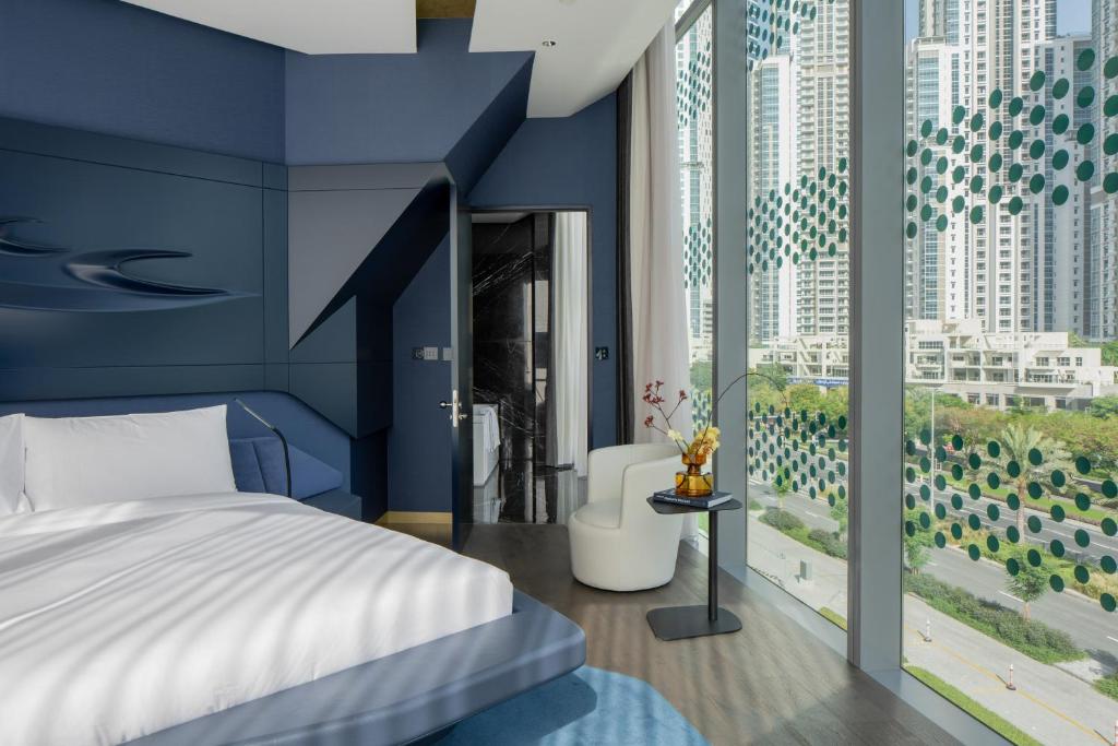 2 Bedroom Ultimate ME + Suite with Lounge and Jacuzzi - Image 10