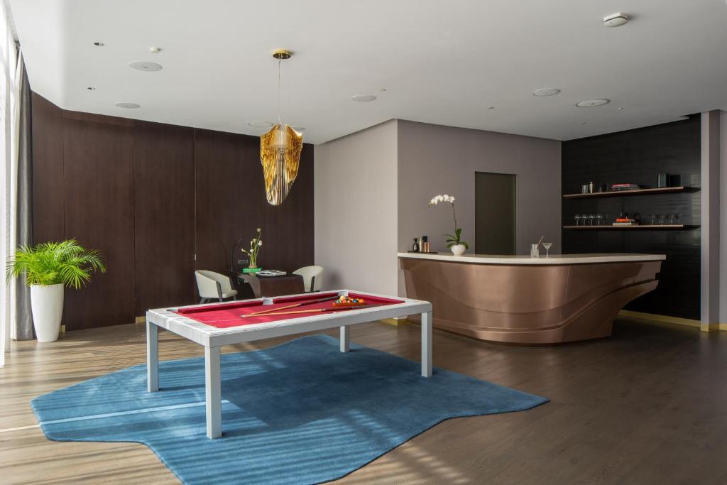 2 Bedroom Ultimate ME + Suite with Lounge and Jacuzzi - Image 6