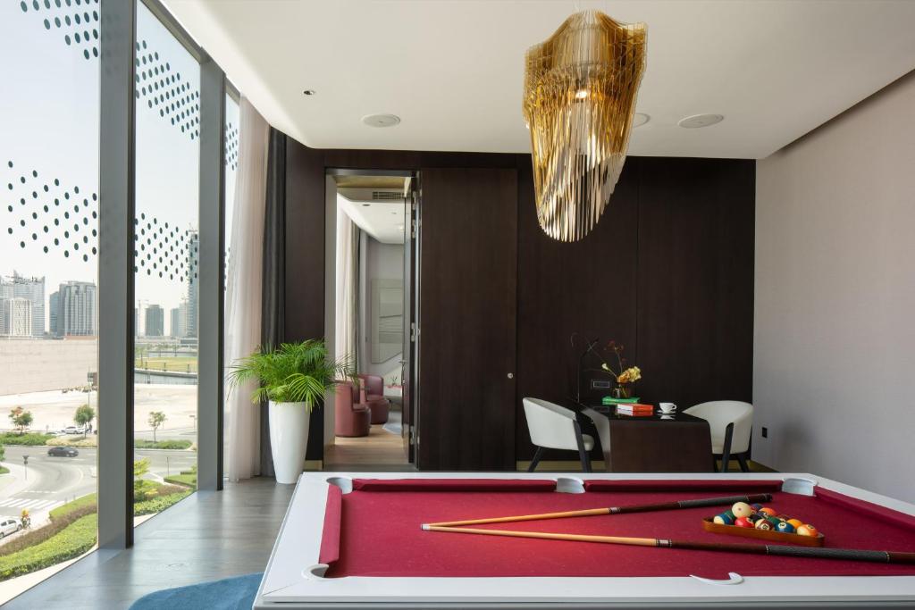 2 Bedroom Ultimate ME + Suite with Lounge and Jacuzzi - Image 8