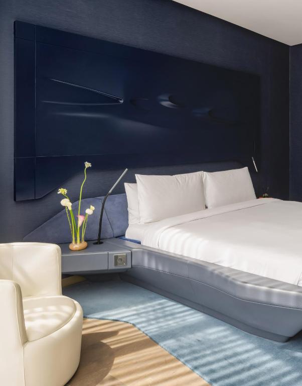 Extra ME + Suite with Jacuzzi - Image 3