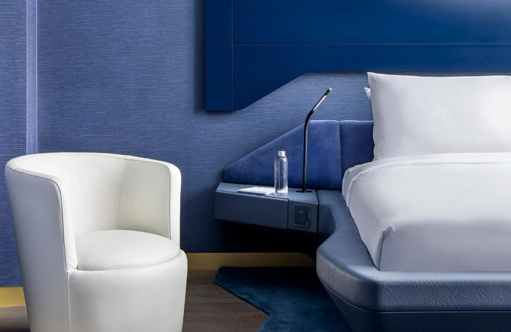 Ultimate ME Suite with Jacuzzi - Image 4