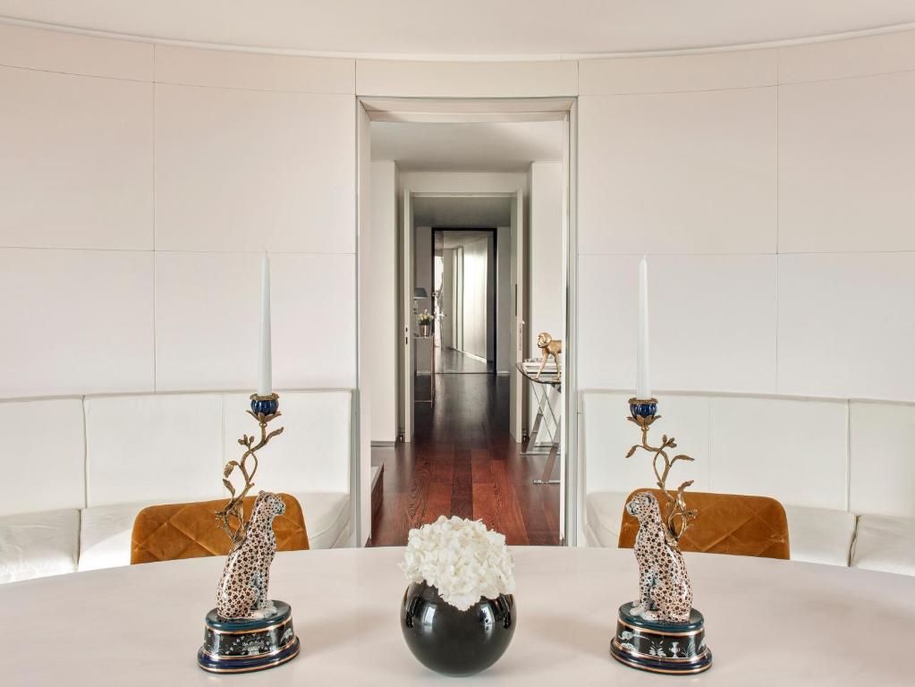 2 Bedroom Ultimate ME + Duplex Penthouse - Image 4